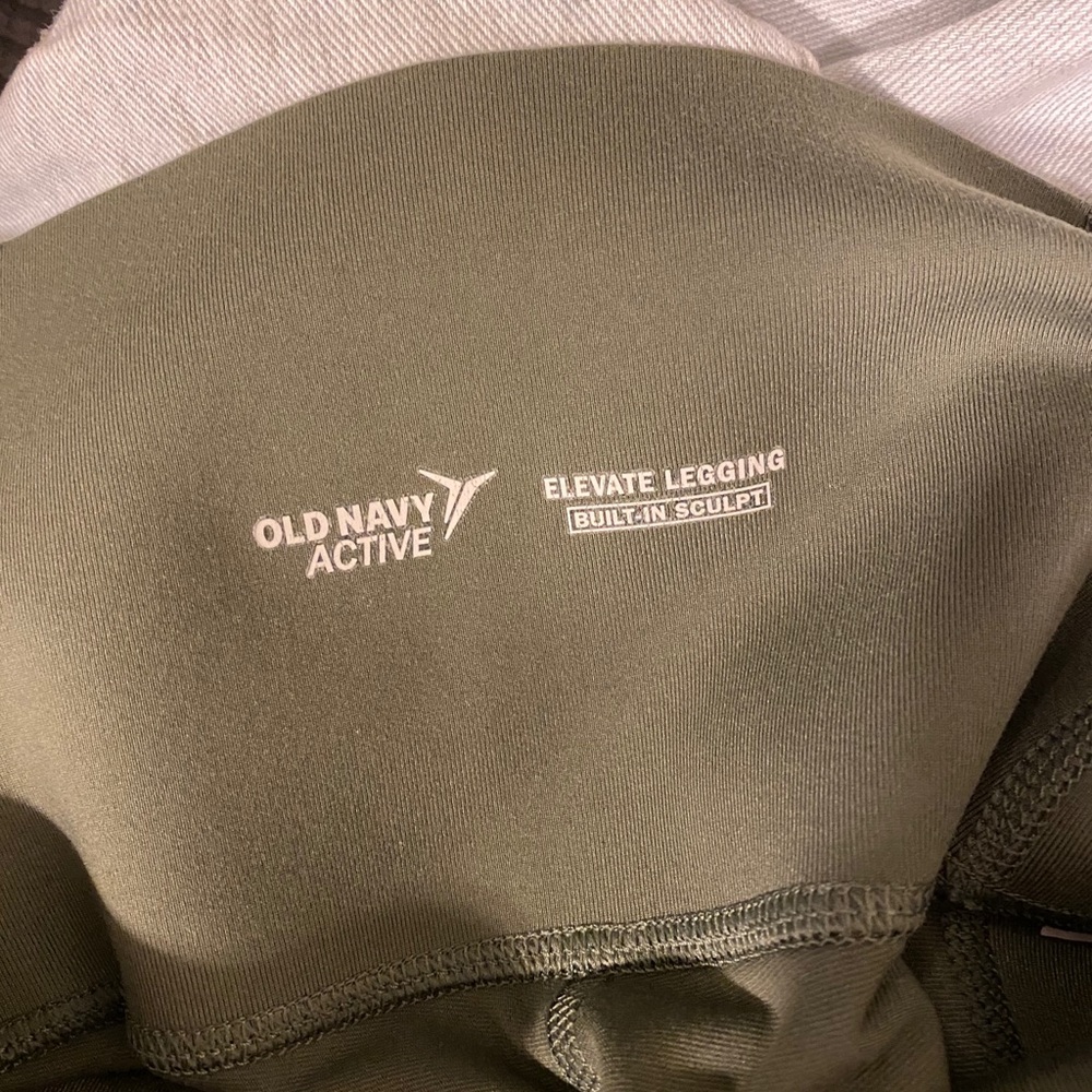 Old navy leggings in hunter pine - Picture 7 of 13